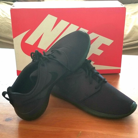 Nike Shoes - NIKE - Black Roshe One